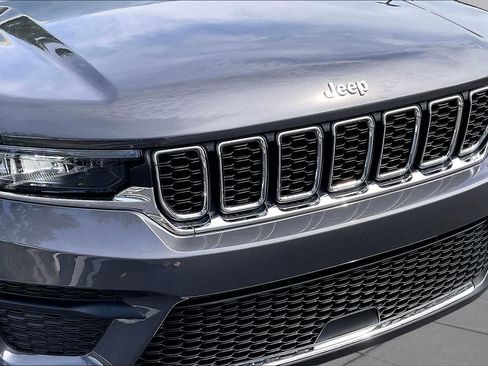 Used 2025 Jeep Grand Cherokee Laredo X w/ Luxury Tech Group I RWD image 29