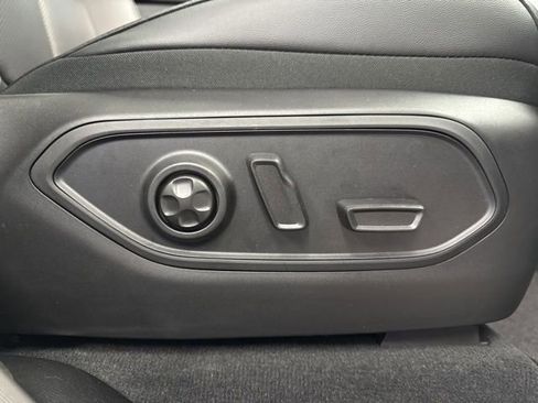 New 2025 Jeep Grand Cherokee Limited w/ Luxury Tech Group II AWD/4WD image 56