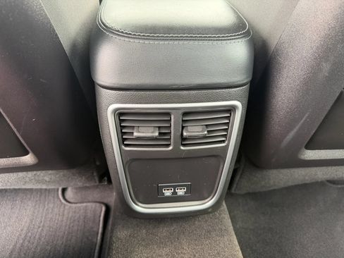 Used 2019 Dodge Charger SXT AWD/4WD image 34