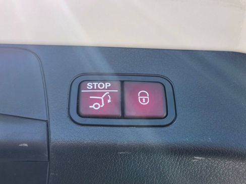 Used 2026 Mercedes-Benz GLB 250 4MATIC image 34