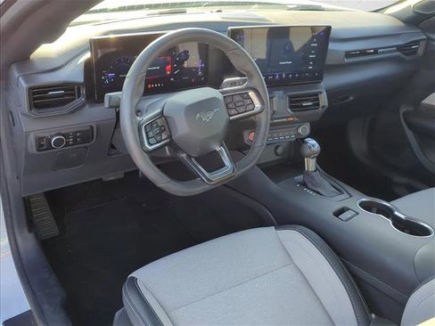 Used 2024 Ford Mustang Convertible image 12