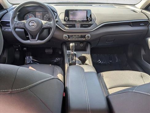 Used 2024 Nissan Altima 2.5 S FWD image 16