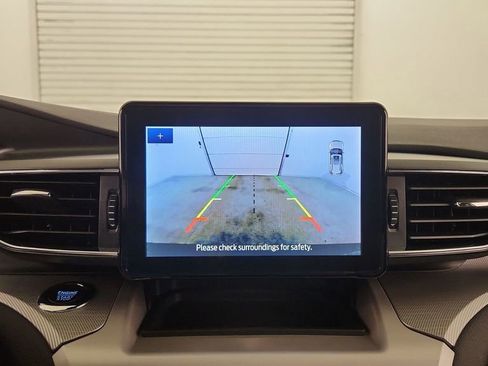 New 2024 Ford Explorer XLT w/ Equipment Group 202A image 19