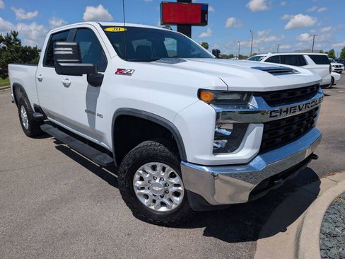 Used 2020 Chevrolet Silverado 2500 LT w/ Z71 Off-Road Package AWD/4WD image 3