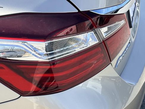 Used 2017 Honda Accord EX image 10