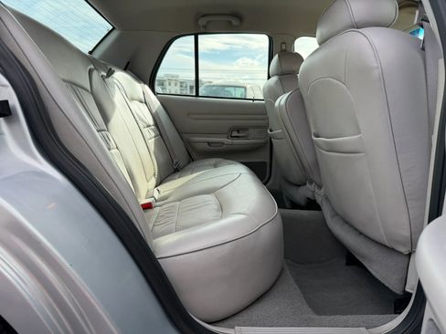 Used 2002 Ford Crown Victoria LX RWD image 14