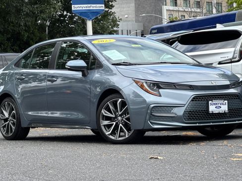 Used 2022 Toyota Corolla SE FWD image 2