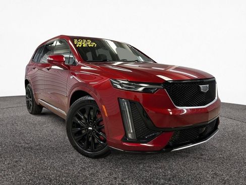 Certified 2025 Cadillac XT6 Sport w/ Technology Package image 5