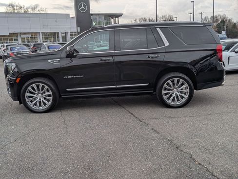 Used 2022 GMC Yukon Denali w/ Denali Premium Package image 6