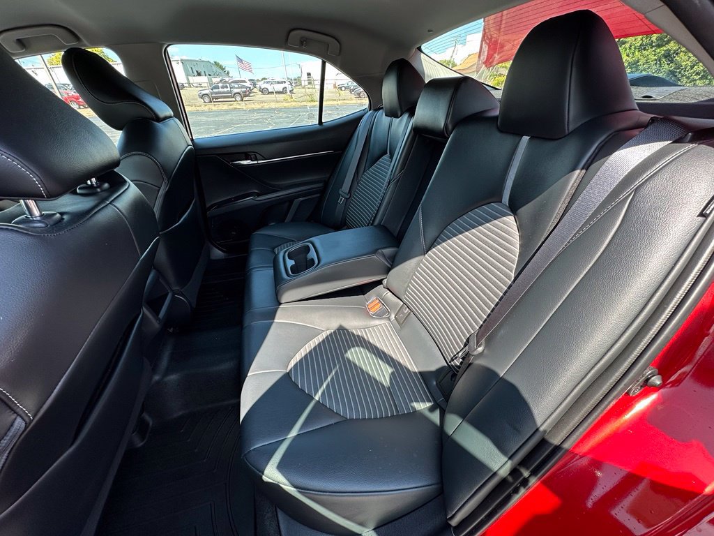 Used 2020 Toyota Camry SE FWD image 28