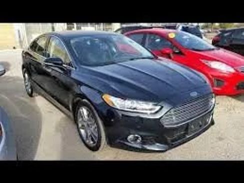 Used 2015 Ford Fusion SE image 1