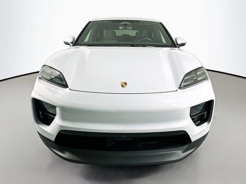 Certified 2025 Porsche Macan Electric RWD image 6