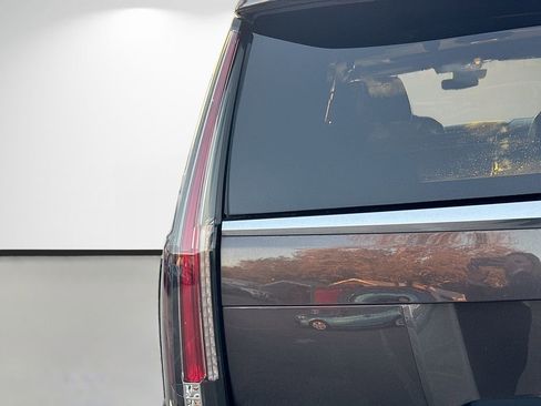 Used 2017 Cadillac Escalade Luxury image 10