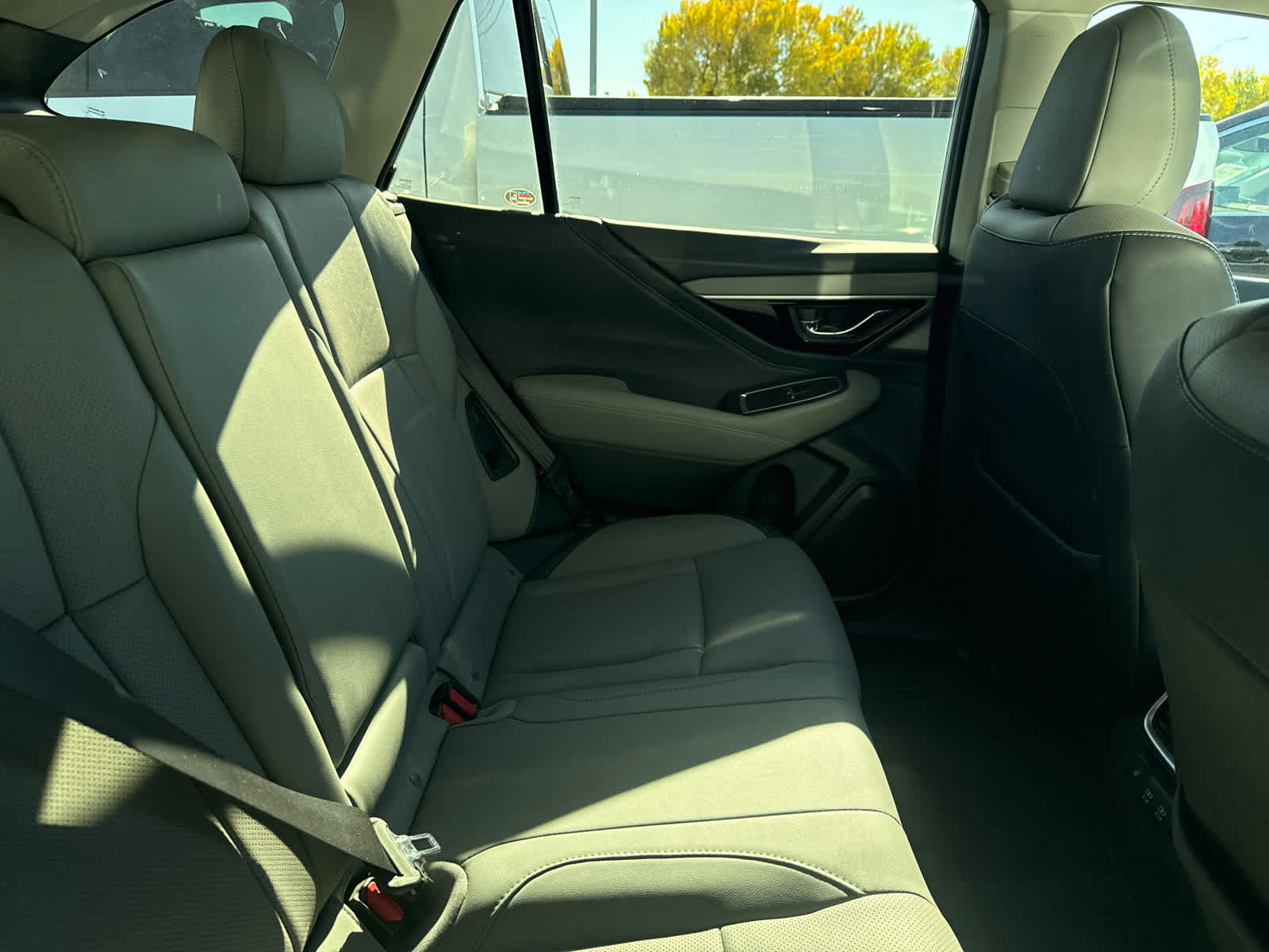 Used 2022 Subaru Outback Limited AWD/4WD image 4