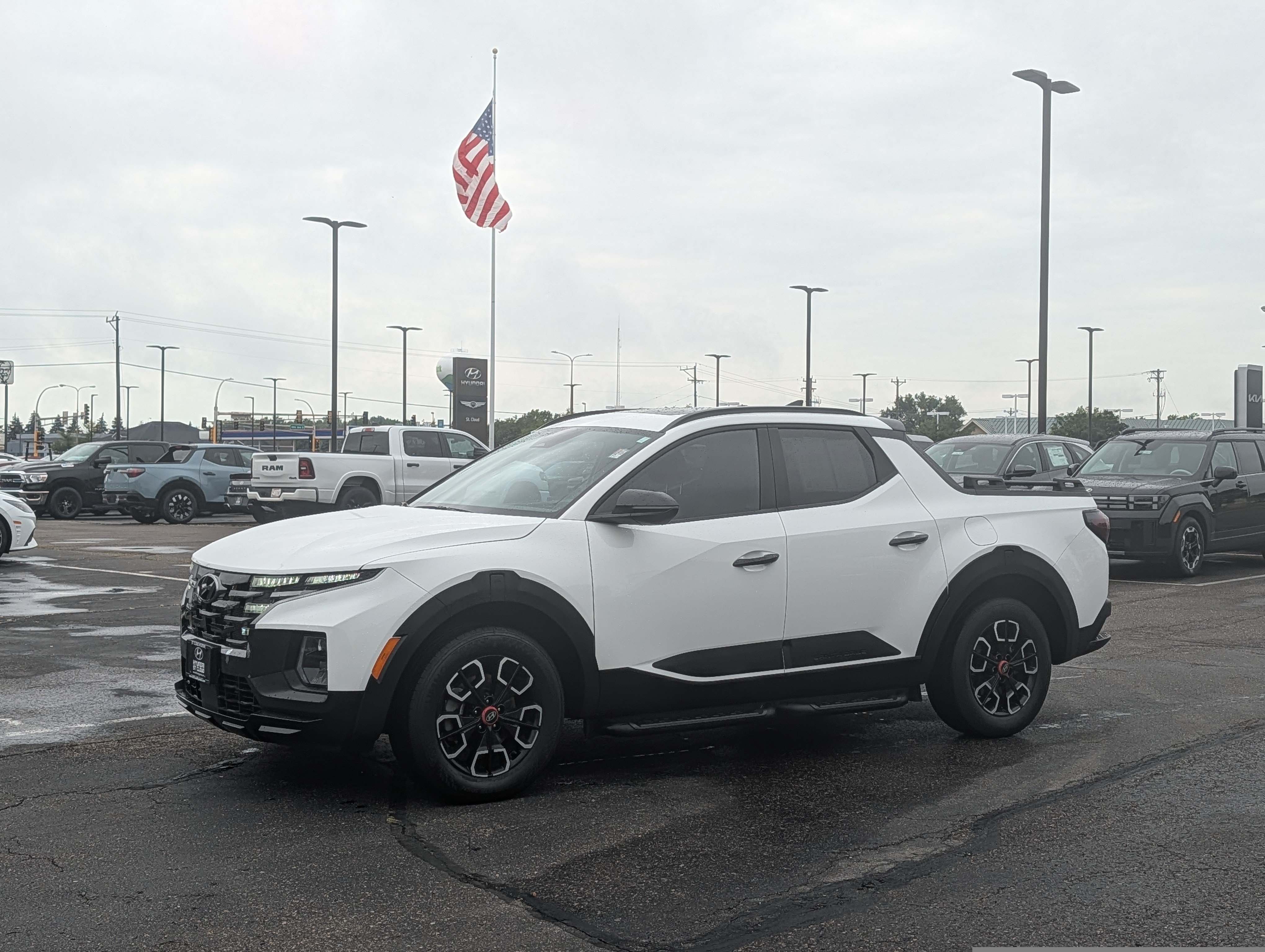 Used 2024 Hyundai Santa Cruz XRT AWD/4WD image 1