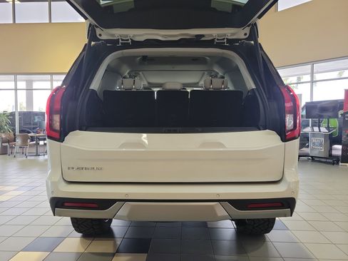 New 2025 Ford Expedition Platinum w/ Platinum Ultimate Package image 13