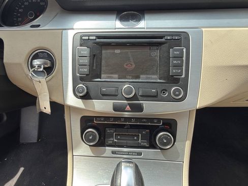 Used 2012 Volkswagen CC Lux Limited FWD image 37