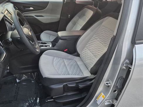 Used 2021 Chevrolet Equinox LS FWD image 15