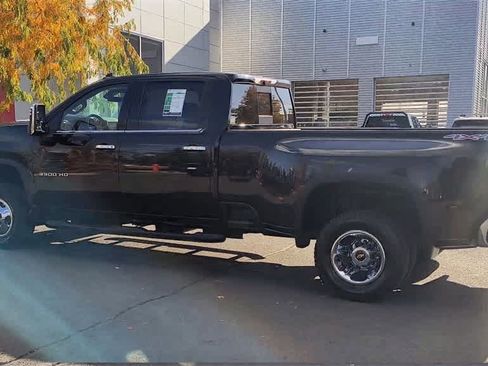 Used 2022 Chevrolet Silverado 3500 LTZ w/ LTZ Plus Package image 6