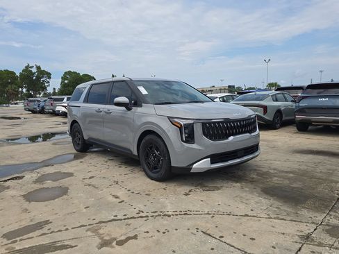 New 2027 Kia Carnival FWD image 2