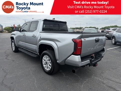 Used 2024 Toyota Tacoma SR5 AWD/4WD image 5