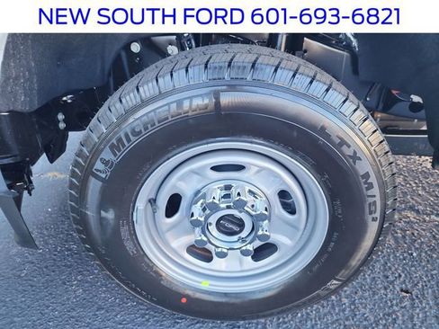 New 2026 Ford F250 XL w/ XL Chrome Package image 38