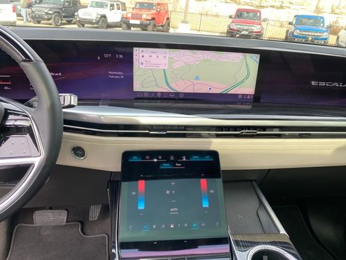 Used 2025 Cadillac Escalade Sport image 18