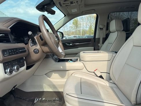 Used 2023 GMC Yukon Denali w/ Denali Reserve Package AWD/4WD image 9