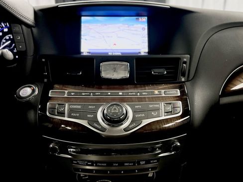 Used 2017 INFINITI Q70 L 3.7 w/ Deluxe Touring Package image 29