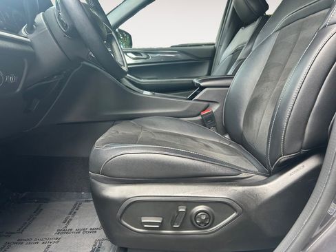 Used 2022 Jeep Grand Cherokee L Altitude image 15