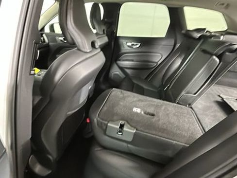 Used 2025 Volvo XC60 B5 Core AWD/4WD image 26