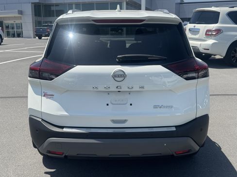 Used 2023 Nissan Rogue SV w/ SV Premium Package AWD/4WD image 4