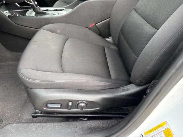 Used 2024 Chevrolet Malibu LT FWD image 21