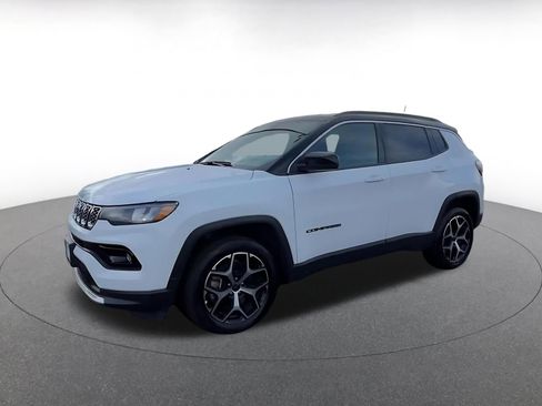 Used 2025 Jeep Compass Limited image 8