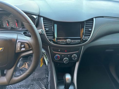 Used 2021 Chevrolet Trax LT image 35