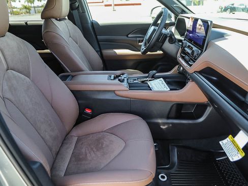 New 2026 Toyota Grand Highlander AWD Hybrid image 18
