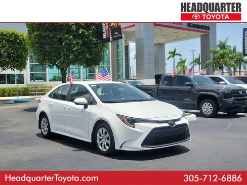 Used 2025 Toyota Corolla LE FWD image 1