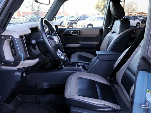 Used 2023 Ford Bronco Wildtrak image 28