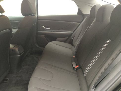 Used 2023 Hyundai Elantra SEL w/ Convenience Package FWD image 18