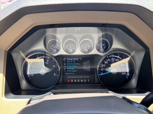 Used 2016 Ford F250 Lariat w/ Lariat Ultimate Package AWD/4WD image 28