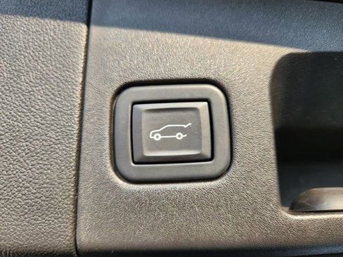 Used 2020 Cadillac XT5 Premium Luxury image 36