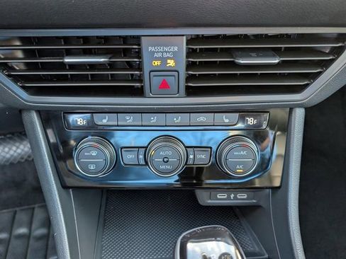 Used 2024 Volkswagen Jetta SE image 12