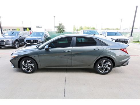 Certified 2025 Hyundai Elantra Sport FWD image 6