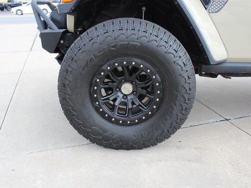 Used 2020 Jeep Gladiator Rubicon image 37