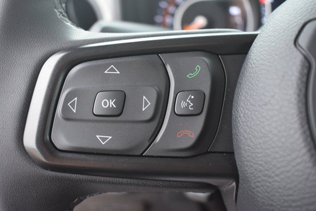 Used 2025 Jeep Gladiator Sport AWD/4WD image 19