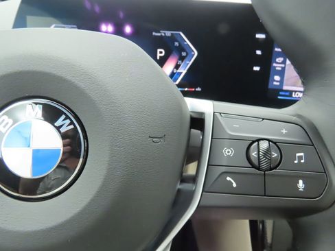 Used 2025 BMW X1 xDrive28i w/ Premium Package image 13