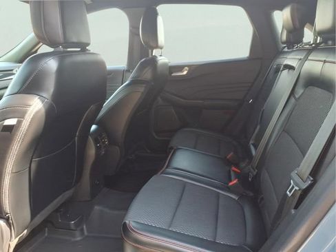 Certified 2024 Ford Escape ST-Line w/ Tech Pack #1 AWD/4WD image 9