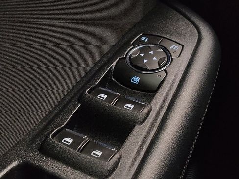 Used 2018 Ford Edge SE FWD image 27