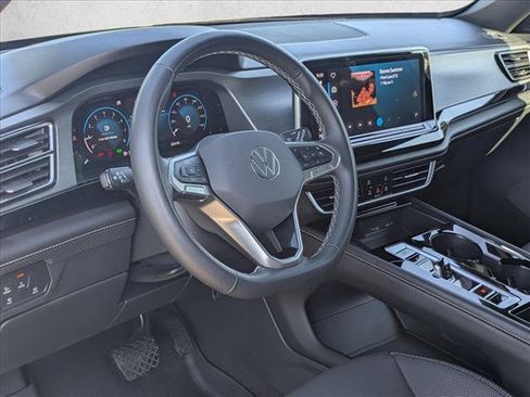 Used 2024 Volkswagen Atlas Cross Sport SE AWD/4WD image 10