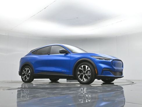 Certified 2025 Ford Mustang Mach-E Select RWD image 4